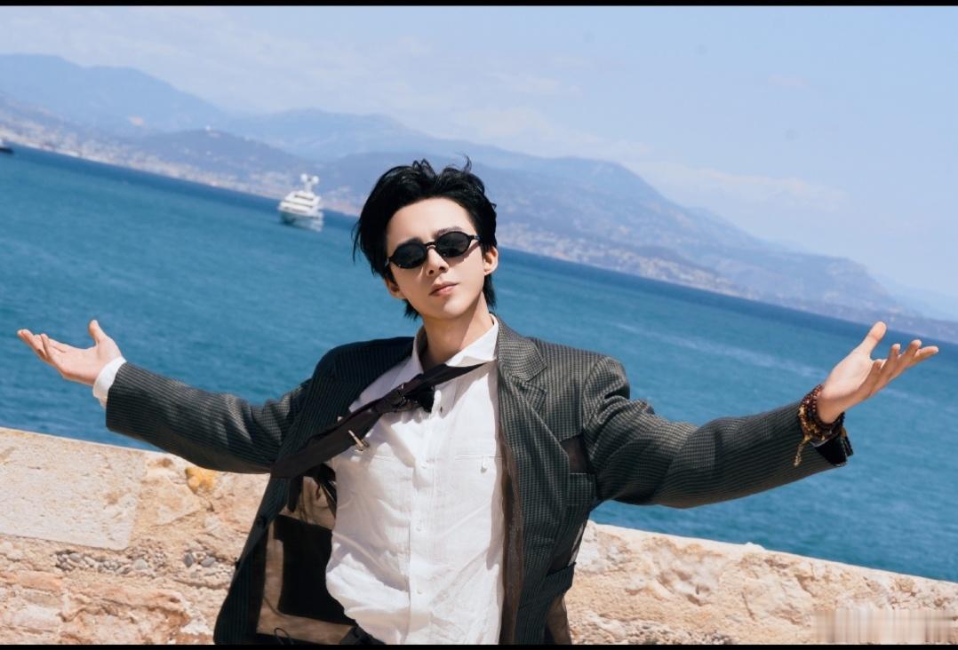 #摩登兄弟[超话]##刘宇宁新歌我想# | #腾讯音乐由你榜# | #摩登兄弟[超话]#

你好 我是警察 你因为太可爱被逮捕了 手伸出来给我抓住 ​​​[哈哈][嘻嘻][打call][爱慕][色][舔屏][抱一抱][爱你][么么哒][太开心][流鼻血][期待][微笑]
@摩登兄弟刘宇宁 

刘宇宁铁证、刘宇宁高原
摩登兄弟刘宇宁、刘宇宁 ​