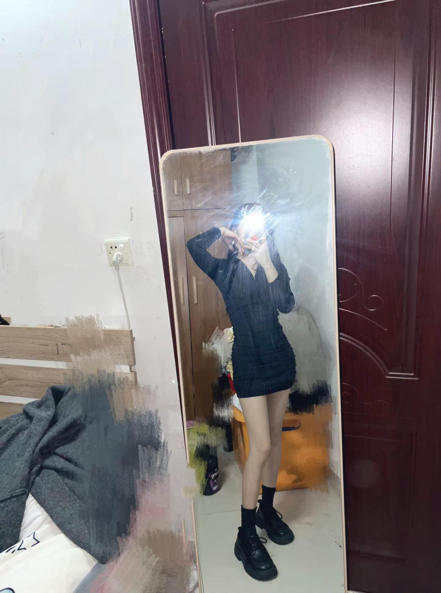 <p>辣妹穿搭 <!--{img:0}--></p><img src=...