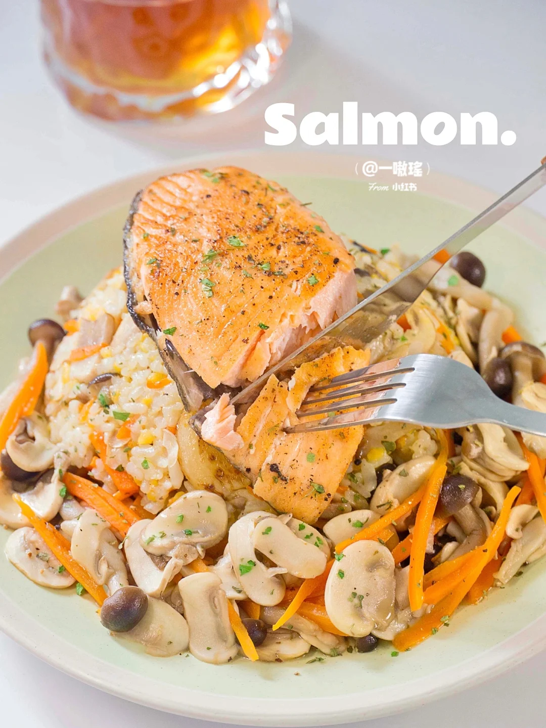 清新鲜美·懒人料理🍣 低卡三文鱼菌菇烩饭