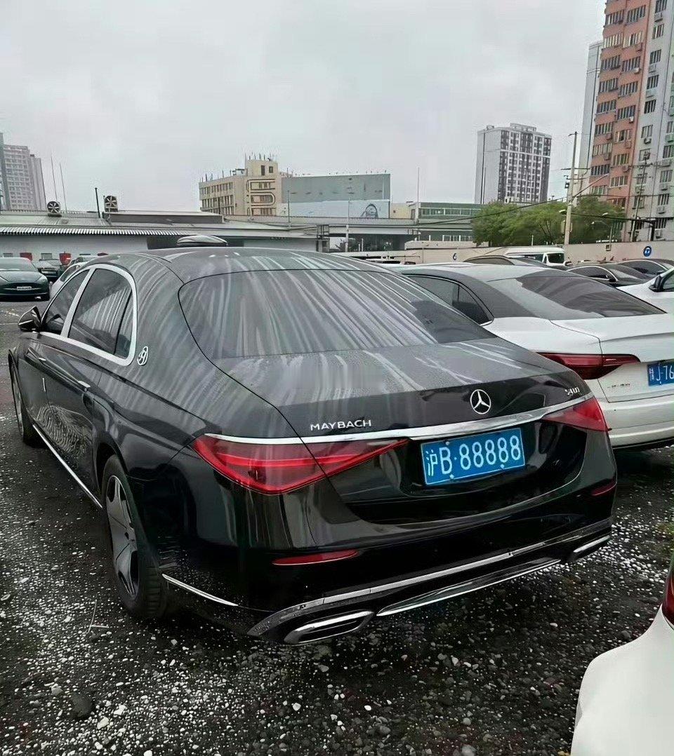 两台车都要100万，给你100万，你会选哪辆？ ​ ​​​