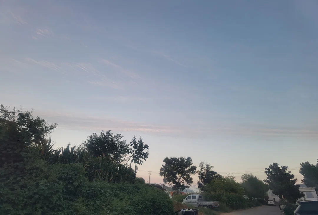 西北，东南。赤道三大地带。