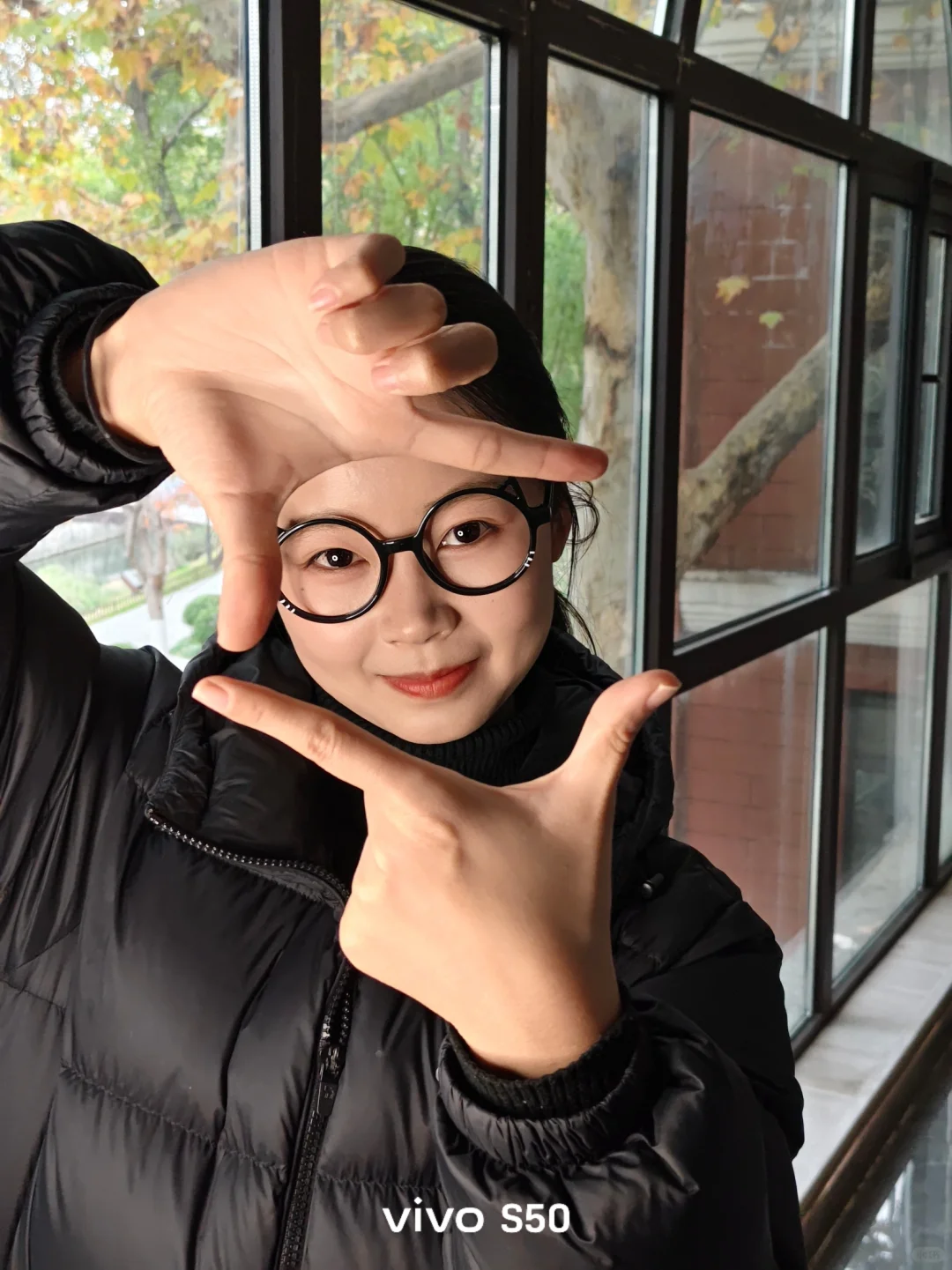 问个问题， 为什么vivo S50拍人像可以这么清透啊？ 这里面既有大...