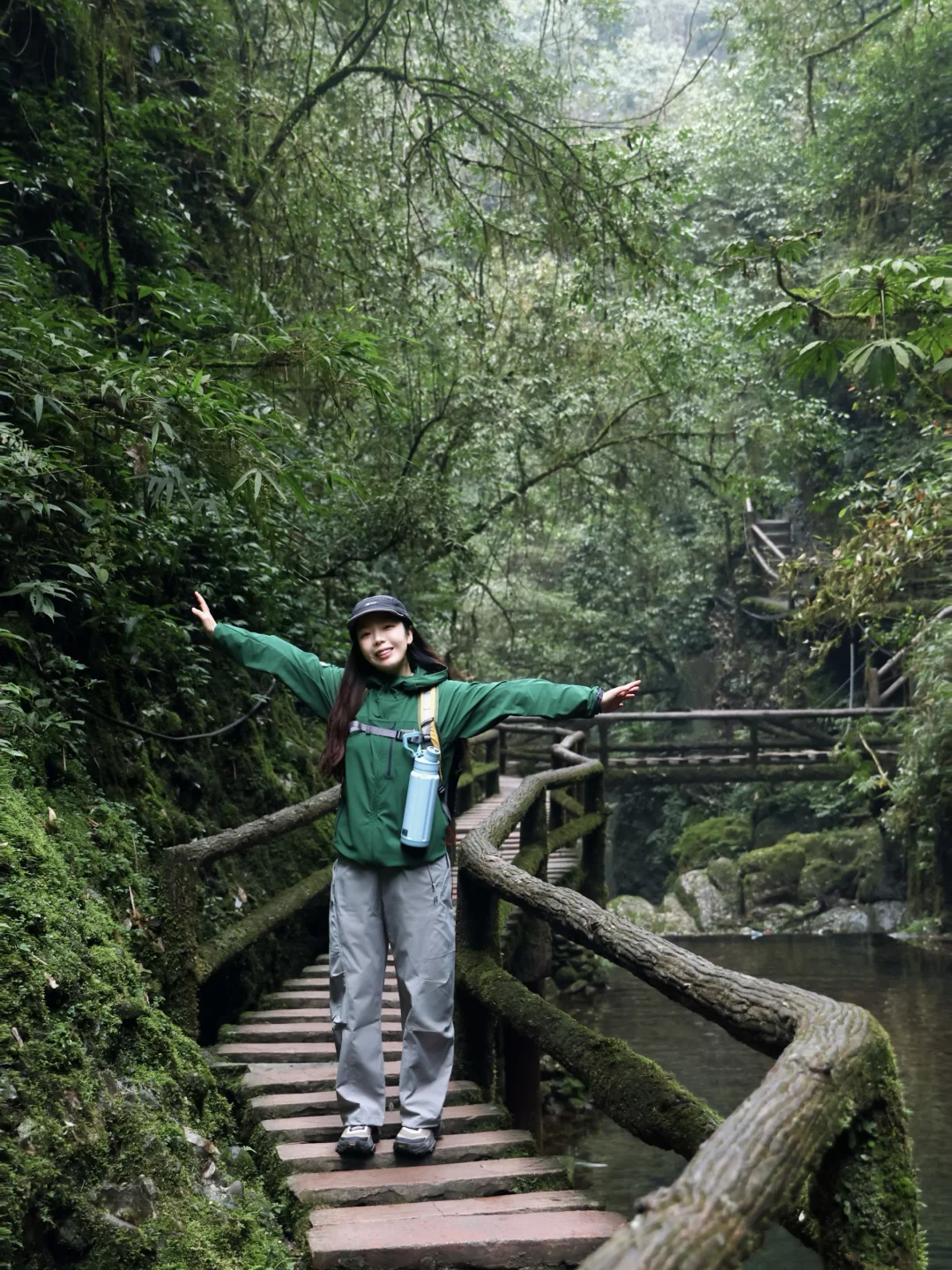 我在青城山后山，很想和你交换绿色的春天🍃
