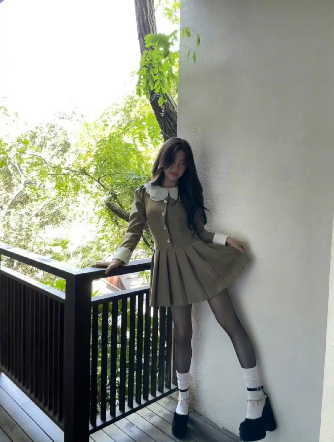 超级有女人味的黑丝穿搭
虞书欣完全是妈咪呀…

#虞书欣黑丝# ​