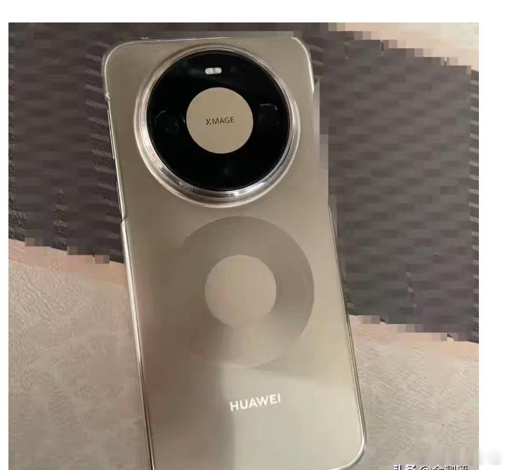 第二款：HUAWEI Mate 80 Pro｜商务稳定机皇参考价格：12+256GB版本5600左右元，官方定价6999元核心性能：麒麟9030 Pro旗舰芯片，制程升级，算力更强、功耗更低。批量文档处理、多软件后台切换全程流畅，高负载场景温控表现优秀，硬件储备足以支撑五年以上长期使用。续航充电：5750mAh典型硅碳负极电池 ​
