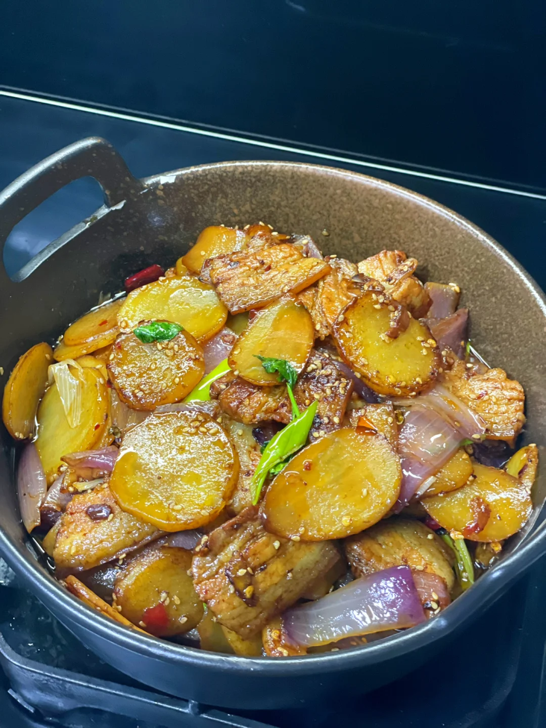 香滋滋的干锅五花肉，肥而不腻巨下饭🤤
