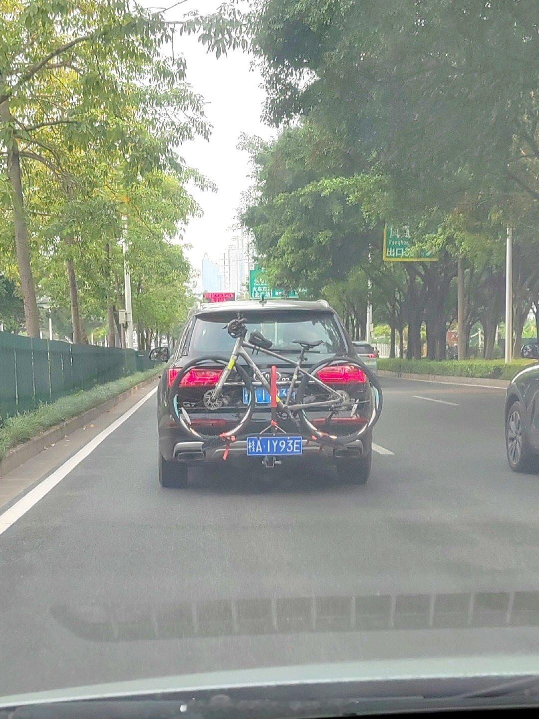 C3XR这牌有点意思
Q7这第三块车牌就一眼假 ​​​