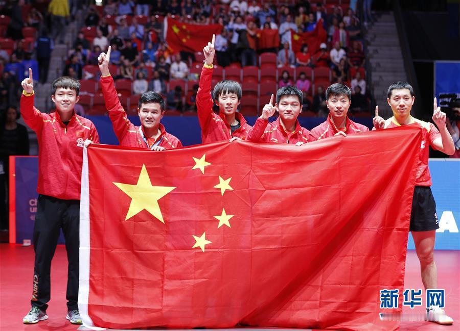 中国乒乓球队为什么能长盛不衰？

很多人都觉得，中国乒乓球队拿冠军已经“习惯了”。

甚至有网友调侃：“国乒要是哪天没夺冠，反而成新闻了。”

但真正了解竞技体育的人都知道，长期站在世界巅峰，比拿一次冠军难太多了。

因为冠军可以靠天赋，王朝却必须靠体系。

而中国乒乓球队最可怕的地方，恰恰就在