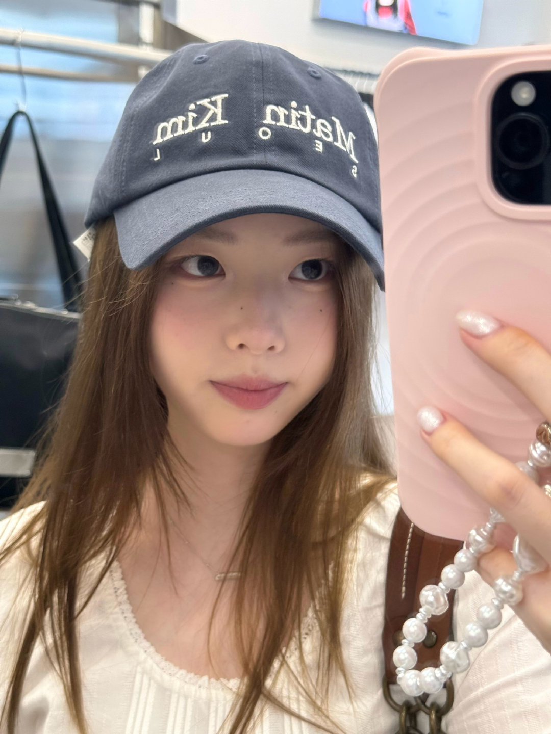 #美团骑手交流会[超话]#  宝贝们 豆豆这款帽子是藏青色的吗[兔子][兔子] ​