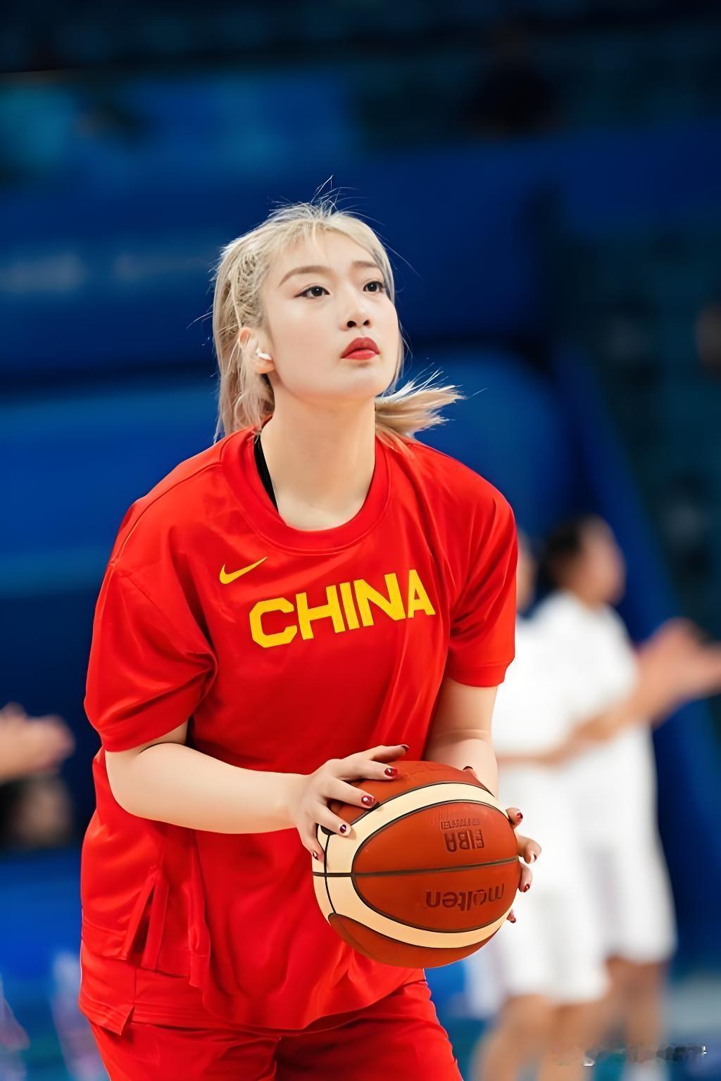 颜值与实力双封神！中国女篮十大美女球员，个个惊艳赛场美到犯规   提起...