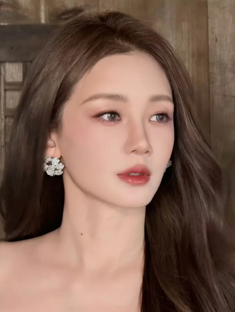 苗苗redgala红毯造型来了 她状态真的很好..