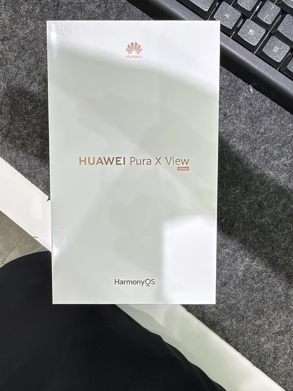华为Pura X View阔直板，白色256G，全新未拆封，现货仅一台。国行正品，原装塑封完整，未激活，激活后可享官方一年保修。12GB运行内存，HarmonyOS系统，支持5G全网通，2亿像素XMAGE主摄。配件齐全，发票可开。仅支持中山自提。
