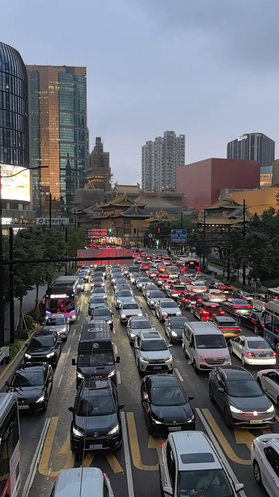 魔都堵车