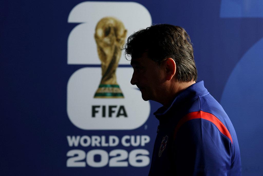 目前美加墨世界杯已有14位国家队主帅确认离任，48支参赛球队中主帅...