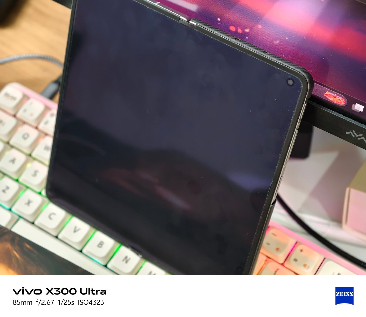 感受一下Find N6与其他折叠机的折痕对比，够直观吗[举手] ​