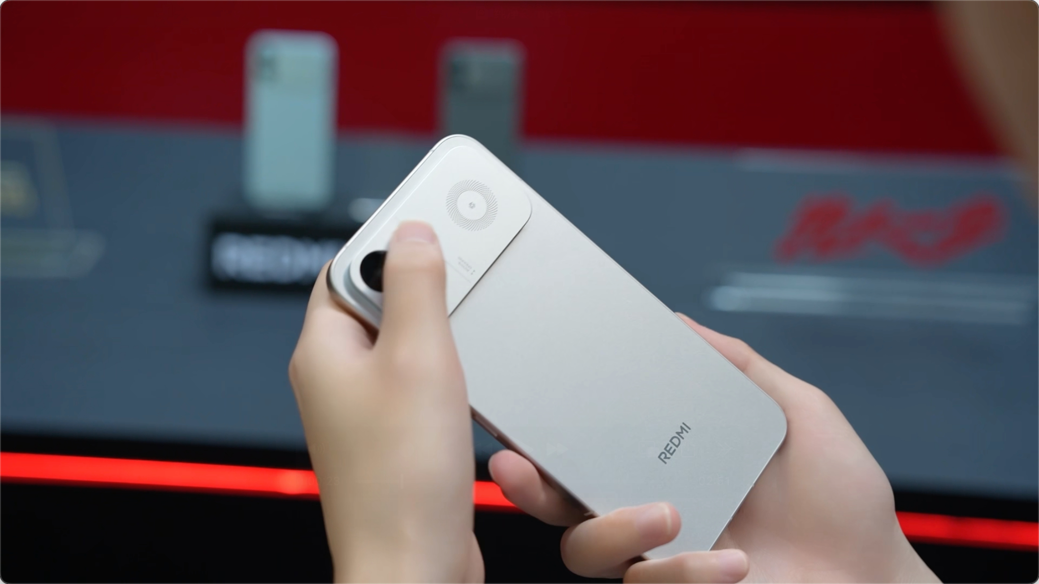 REDMI K90 至尊版发布会，全套职业赛场规格直接拉满！ 现场真机...