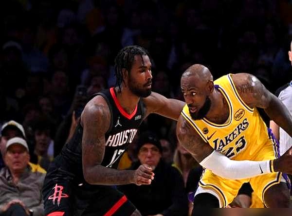 把谢泼德最后30秒的录像，在更衣室里反复播放……    这事儿就发生在...