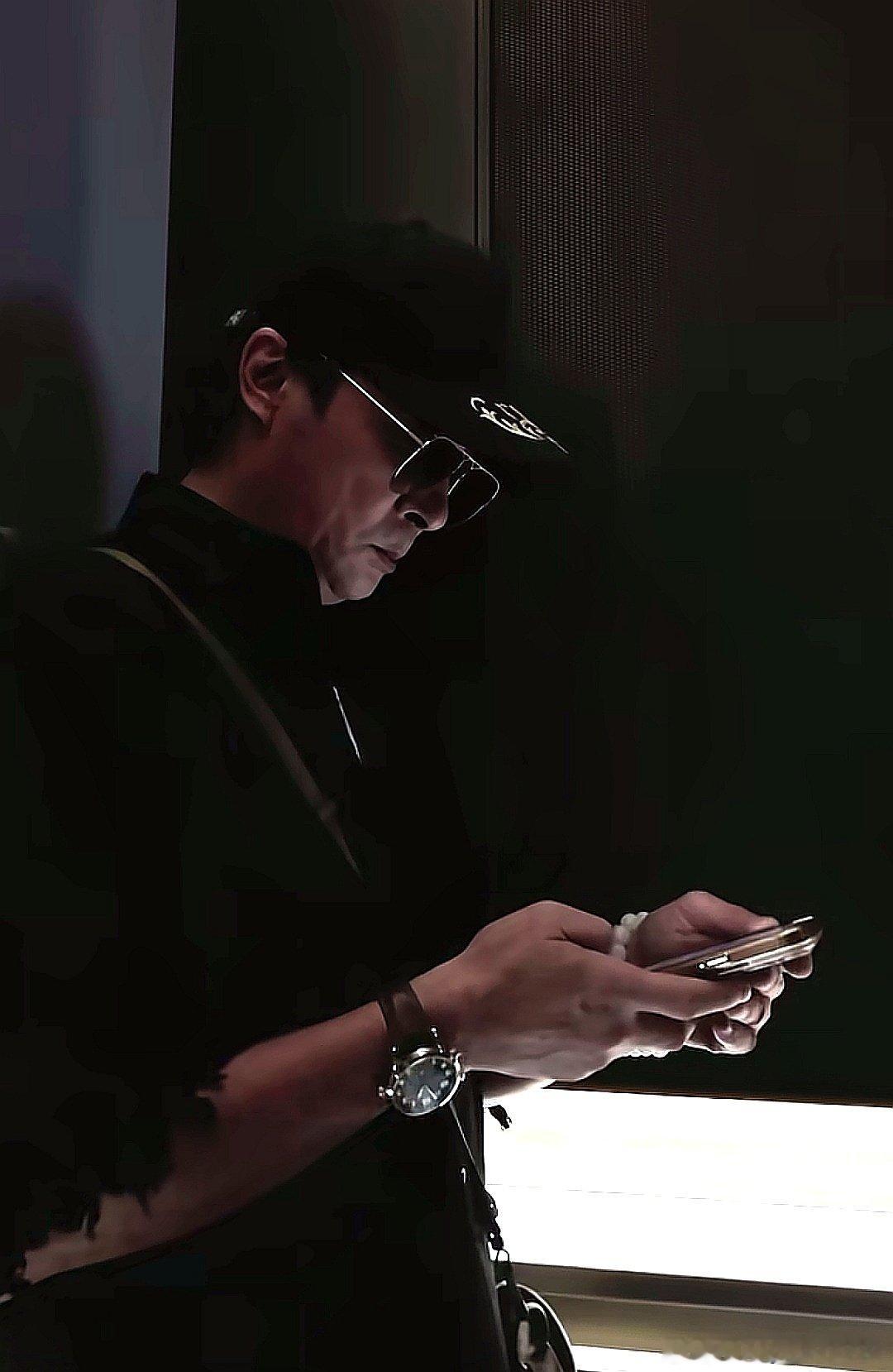 爸爸我爱你#吴镇宇[超话]# ​