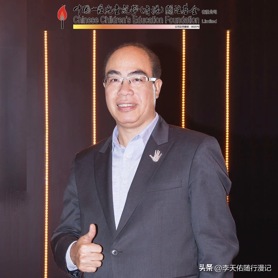 新西兰-中国·艺术家风采.李鸿锏（香港）摄影
《香港慶祝國慶77周年維港煙花匯演》
～～～～～～～～～～～～～～
分享：香港慶祝國慶77周年維港煙花匯演
維港國慶煙花匯演1號晚舉行，慶祝中華人民共和國成立77周年。逾三萬枚煙花晚上8時起在維多利亞港上空綻放，歷時約23分鐘，吸引數十萬名市民和旅客到維
