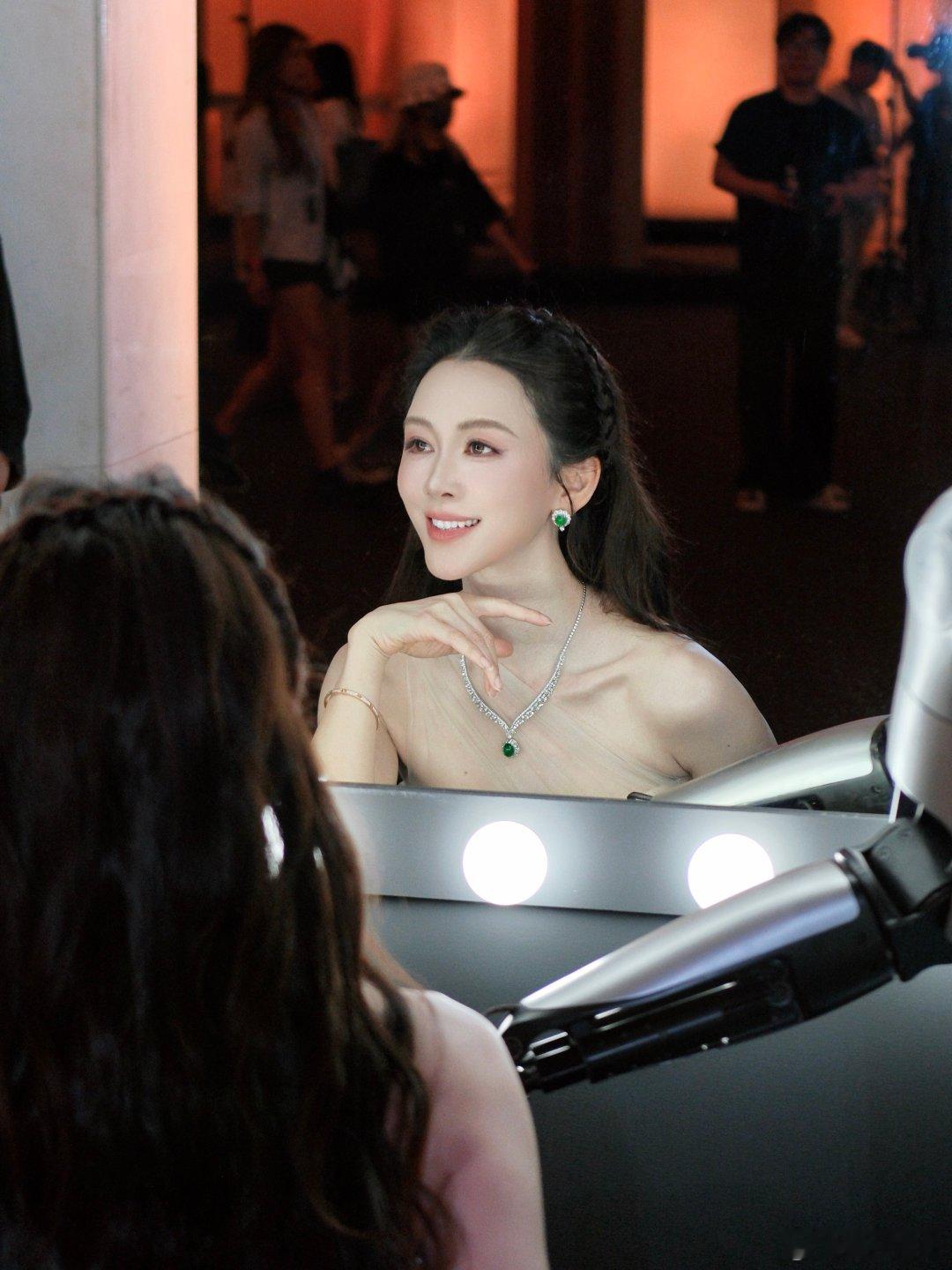 一年一度金妆之夜，赴一场美妆盛会
#烈儿##烈儿宝贝##烈儿直播间##红毯##天猫金妆奖# ​