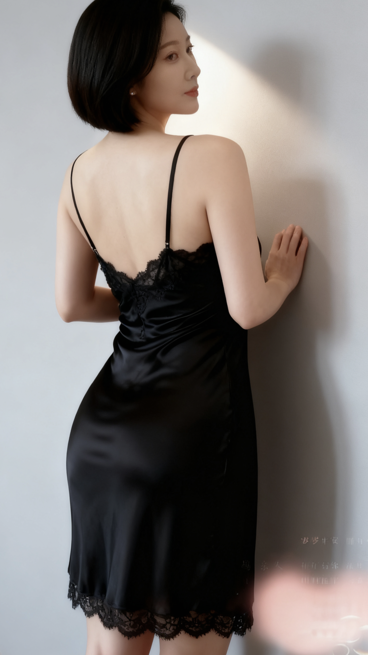 <p>每日分享 美背杀 优雅气质 黑色高级感穿搭 <!--{img:0...