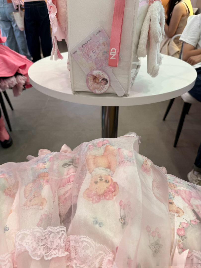 #陈立农[超话]##陈立农26岁一起赶路吧# 🐰#说给陈立农的26岁# 
  謝謝你給予我獨自去到任何地方的勇氣[心] 這一年 我收穫了很多的愛 相信你也是[抱一抱] 工作中我也收穫了很多（悄悄告訴妳 我上學期公開課得第一名啦[嘻嘻] 是不是超級厲害！）每次去見你的路上 看到的風景 遇到的人 事對我來說都是一 ​