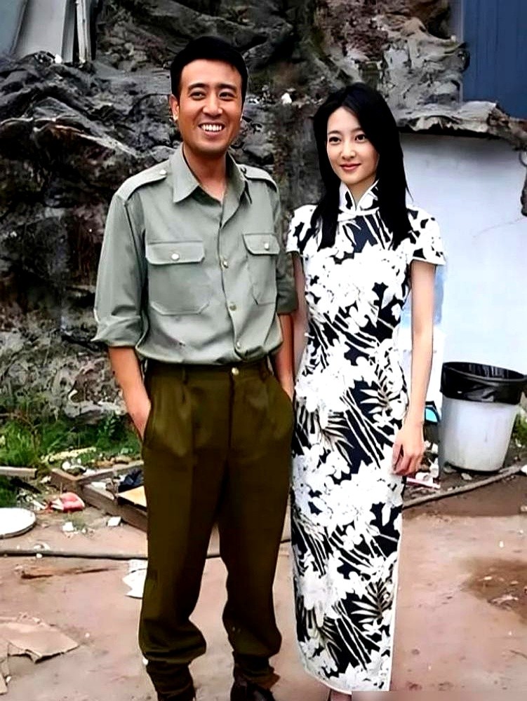 于和伟和王丽坤在近十年里，连续合作了五部戏。

2010年两人第一次搭档拍《青盲》。当时于和伟39岁，王丽坤25岁。

到了2013年拍《零下三十八度》，两人直接演起了夫妻。戏里是双面间谍，同床异梦。

后来戏路越跨越大。现代剧《爱的多米诺》拍完，两人又去拍了古装神话剧。

在《封神》里，于和伟演姜