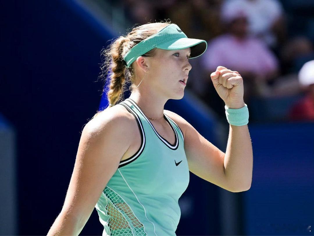 #wta[超话]#  
美网女单下半区8进四
📍阿瑟·阿什球场
⏰不早于0:30 - 🇷🇺米拉·安德列娃 vs [4]高芙🇺🇸
此前交手记录高芙5-0小米拉 ​