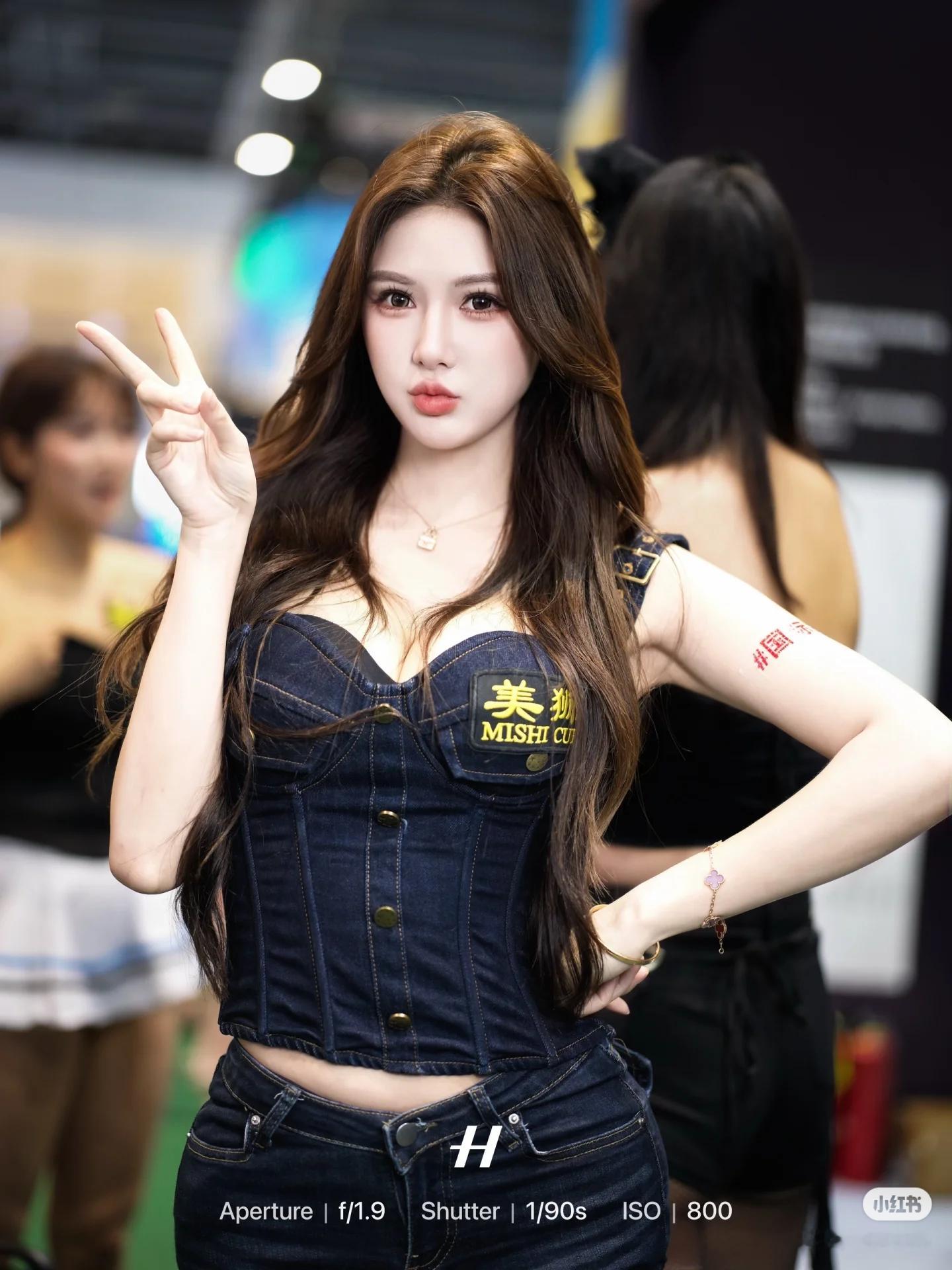 <p>晒图笔记大赛美女车模穿搭写真 <!--{img:0}--><!-...