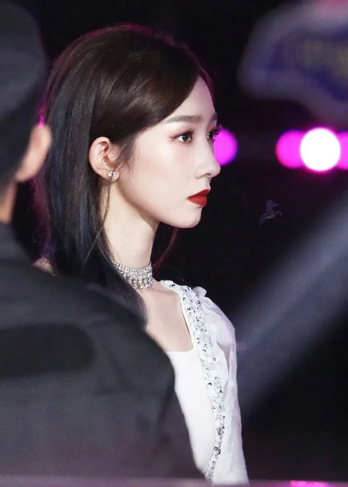 打破印象！孟美岐演绎纯欲甜妹，反差感绝了