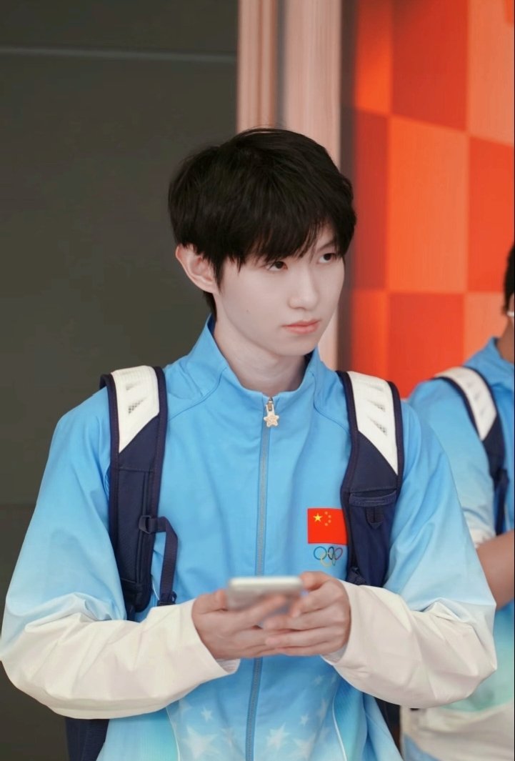 #一诺xbc[超话]# 萌😋😋 ​