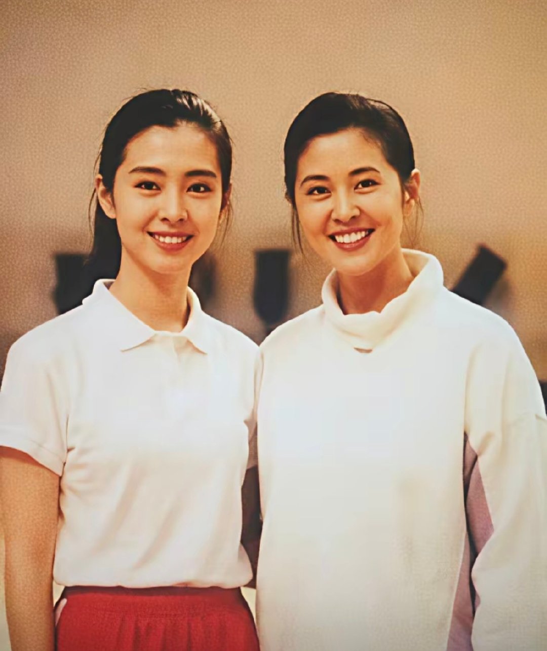 1992年的合照，王祖贤是真的美 ​