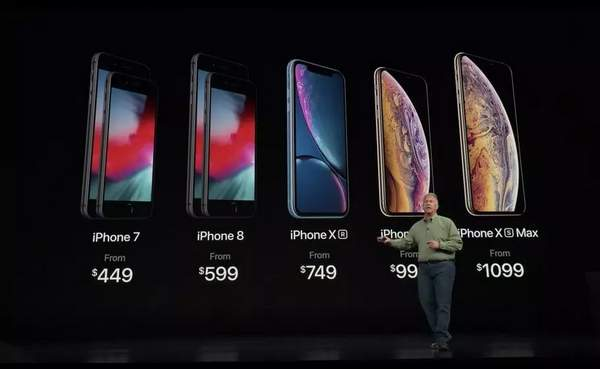 9月16日，科技博主“影视飓风”Tim发布苹果首款折叠屏手机iPhone Duo的实测视频，这款起售价15999元、尚未开启预售的苹果史上最贵手机，被爆出高负载严重发热、反向掰动闪屏等问题，相关话题接连登上微博热搜。

说实话，看到这个价格和这些实测问题摆在一起的时候，我第一反应不是惊讶，而是有点恍