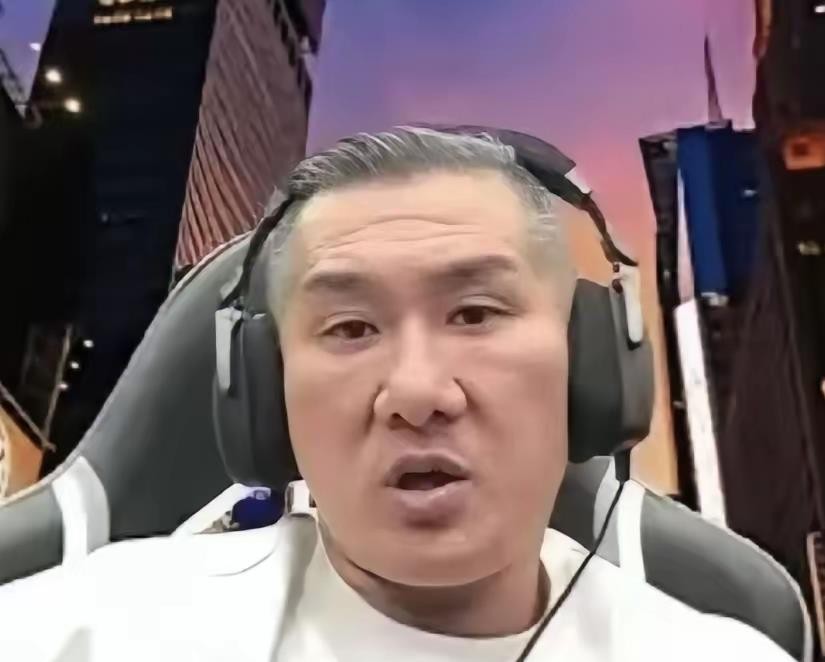 事实就摆在眼前：黄国昌拒不承认“九二共识”，白纸黑字，赖不掉；郑丽文在公开场合多次明确表态支持一个中国、反对“台独”，立场清晰到无法曲解。可你偏偏绕过这些基本事实，替前者站台，朝后者开火。这一枪打出去，伤的真是郑丽文吗？不，是那些一直无条件挺你的大陆普通人。
他们不是看不懂新闻，是太懂了——他们知道