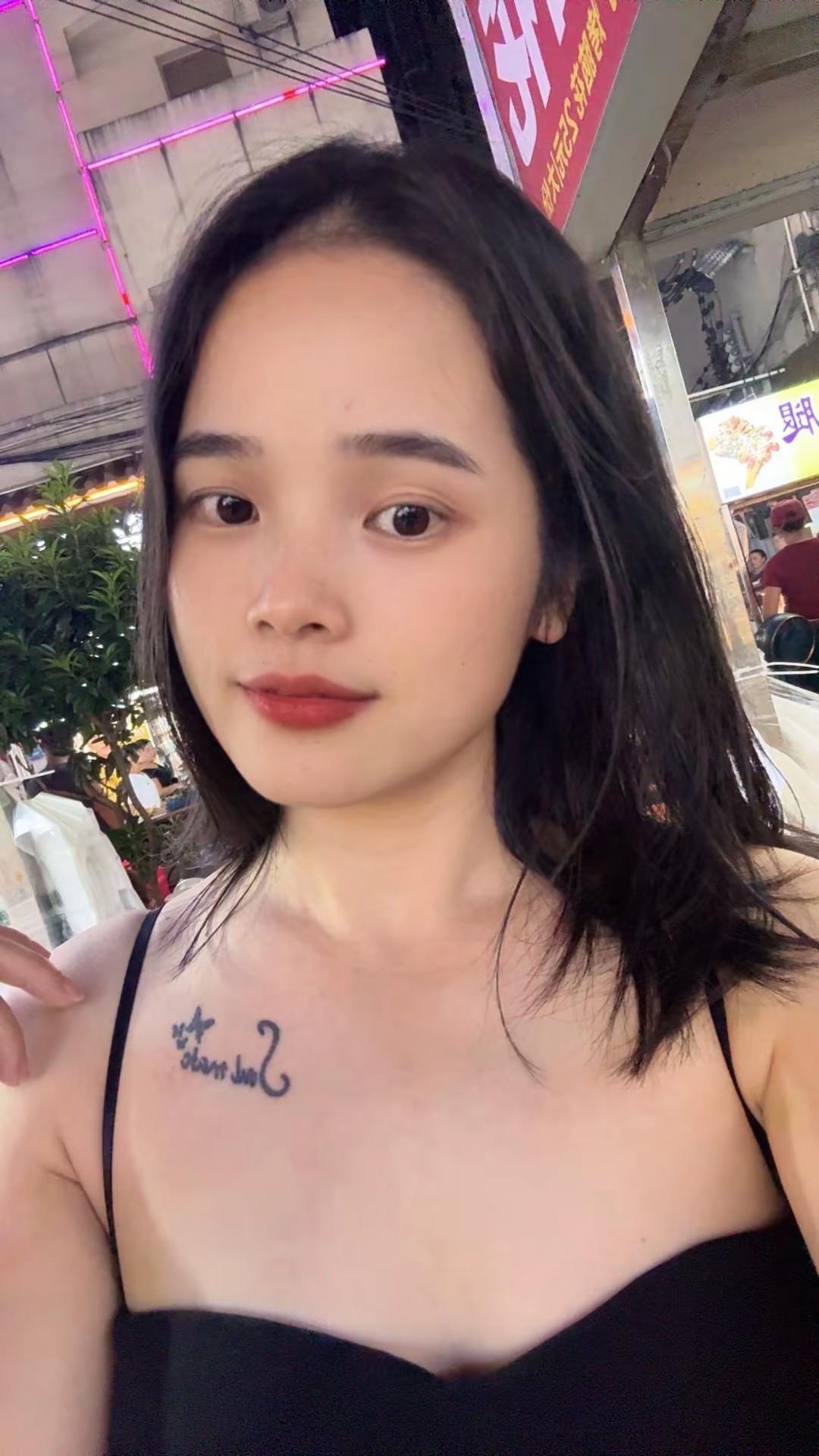 睡醒觉起来就问徐良，在谁的怀中会有感觉？甜甜的妆容
