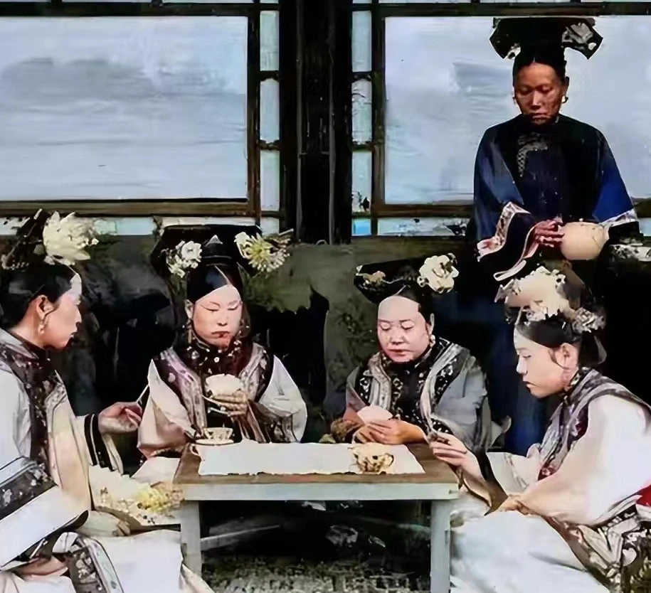 清宫女子的业余生活！跟电视剧不一样啊！