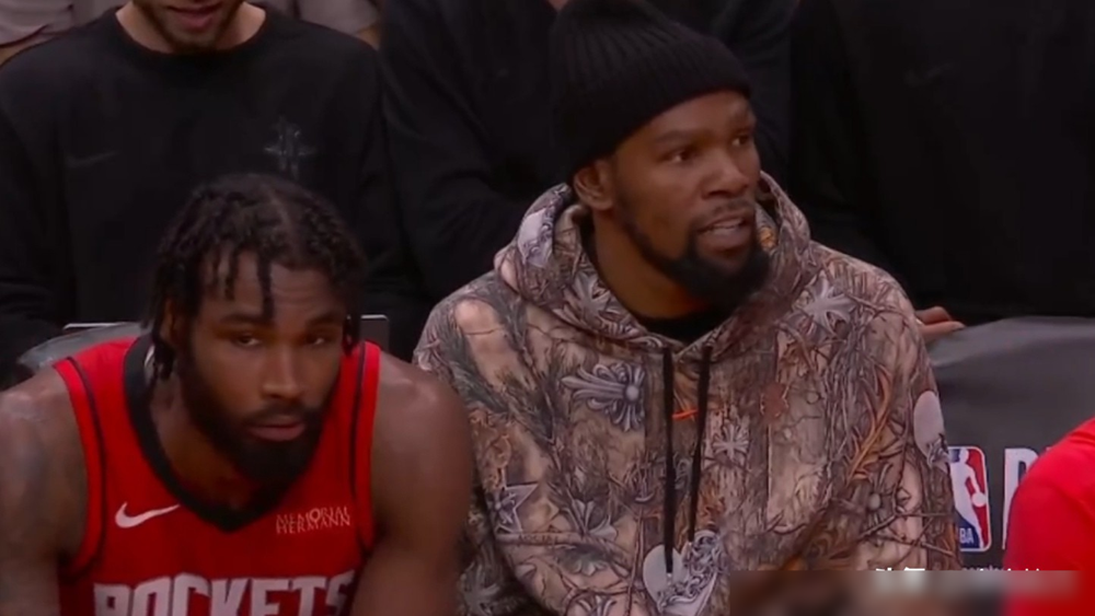 季后赛打的不是球，是人情世故。湖人摁着火箭新秀谢泼德的头，连打了45分...