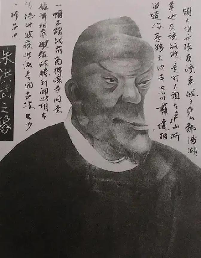 1953年，毛主席临时决定去看看明孝陵，陈毅陪着他，两人走进享殿，看到墙上挂着的朱元璋画像，画像上的朱元璋长得很奇特：脸很长，下巴突出，额头凸起，整张脸看起来不太像正常人，陈毅用木棍指着画框说：“这肯定是老朱怕刺客，故意让画师把自己画丑了！”
 
毛主席背着手，又走近半步，眯眼看了看。
 
“你这话
