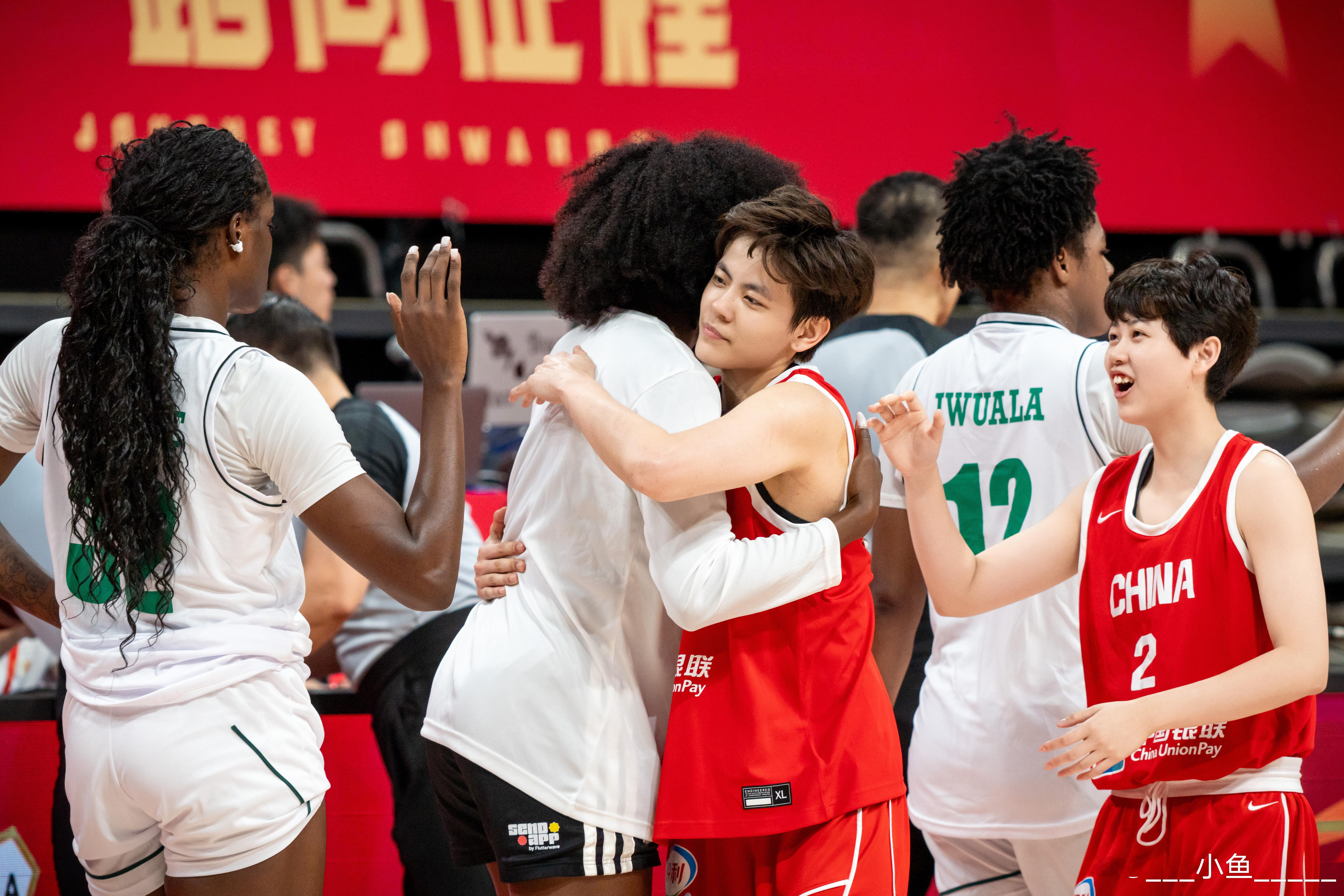 中国女篮杨舒予 中国女篮公开赛 Part.4 比赛在海口举行的两场女篮...