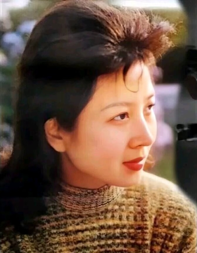 八十年代影坛影星:
吴海燕，夏菁，姜黎黎，朱碧云，娜仁花，潘虹，倪萍，张晓敏，周洁，傅艺伟，赵娜，方舒，李萍，沈丹萍，庞敏，张闽，斯琴高娃，冷眉。