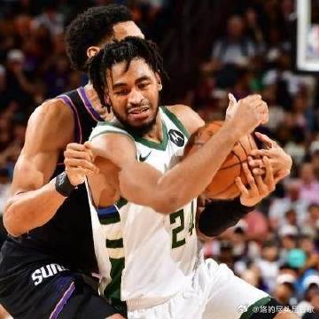 《雄鹿官宣裁掉托马斯！他曾拒绝2年3000万肥约豪赌》3月24日，雄鹿...