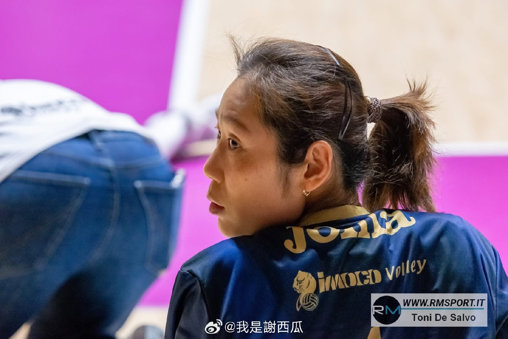 #朱婷[超话]##2026/27意大利女排联赛##朱婷留洋第八季##科内利亚诺##朱婷14分助队连胜# 

侧脸，好帅​