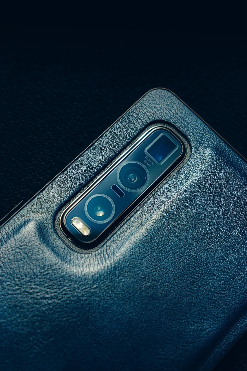 OPPO Find X10 Pro Max的哈苏三2亿镜头群直接成了演唱会神器。超广角主摄长焦一套全开，CIPA 7.5级防抖在王心凌现场复杂光影下直出画质，和十几万块专业相机不相上下。普通粉丝不用背全套设备，一部手机就能拍下爱豆神态细节，追星从此回归纯粹现场享受。闲鱼0.01元租机活动刚推出，后援会持票粉丝还能 ​