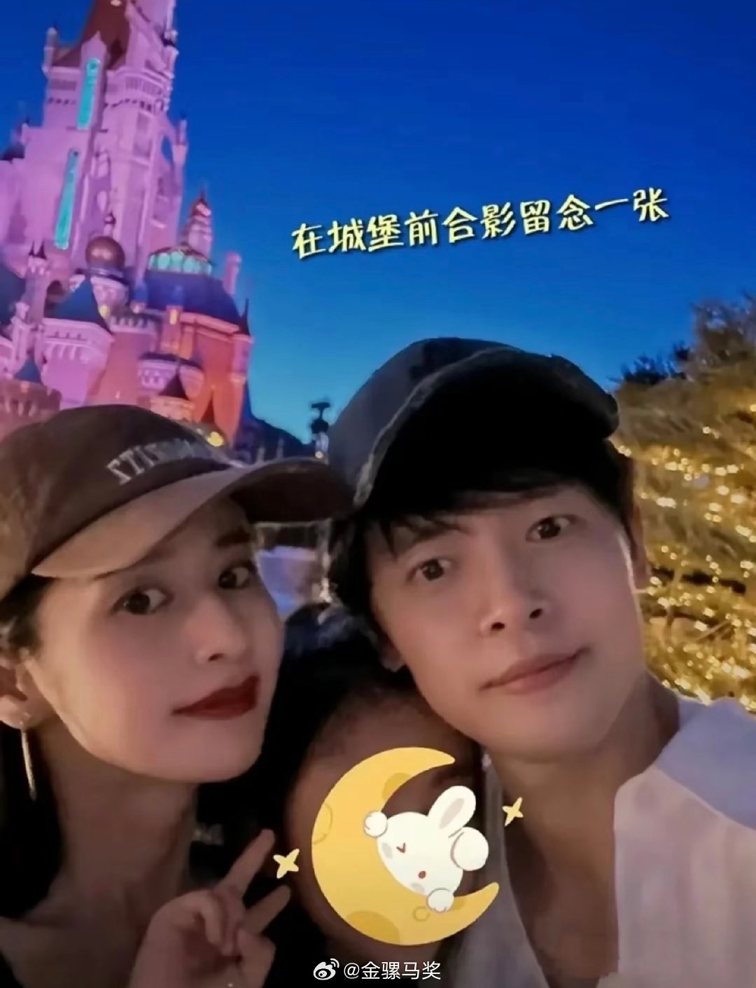 [超话]，场外指挥妈妈拍摄，小小年纪镜头感超强 ​​​