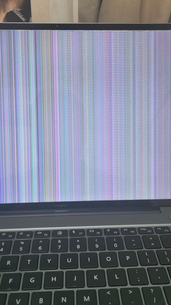 华为matebook14s 2023闪屏
