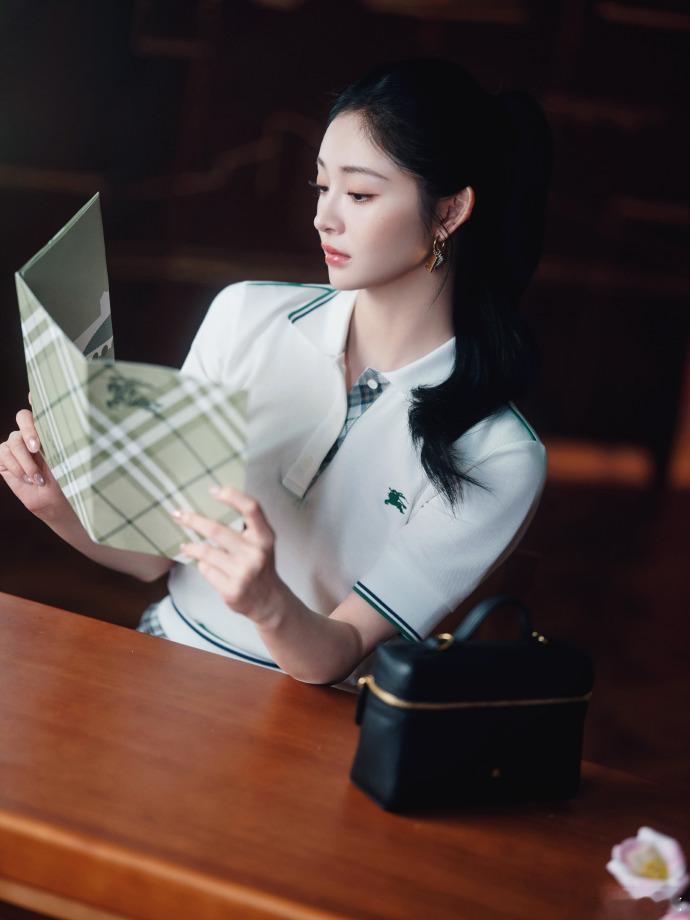 女娲炫技的颜值真的是值得全肯定，周洁琼小头小脸，简直就是美到了我的心巴...