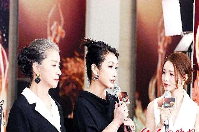 9月28日，第16届中国金鹰电视艺术节提名表彰颁授典礼举行。
 

最佳电视剧、最佳导演、最佳男女主角、最佳电视节目主持人等多个大奖，将在29日晚的闭幕式晚会中正式揭晓。
 

名单一出来，最大的黑马电视剧生命树直接炸场，一口气狂揽导演、编剧、男女主、男女配加上最佳作品整整7项提名，简直是拿了全家桶