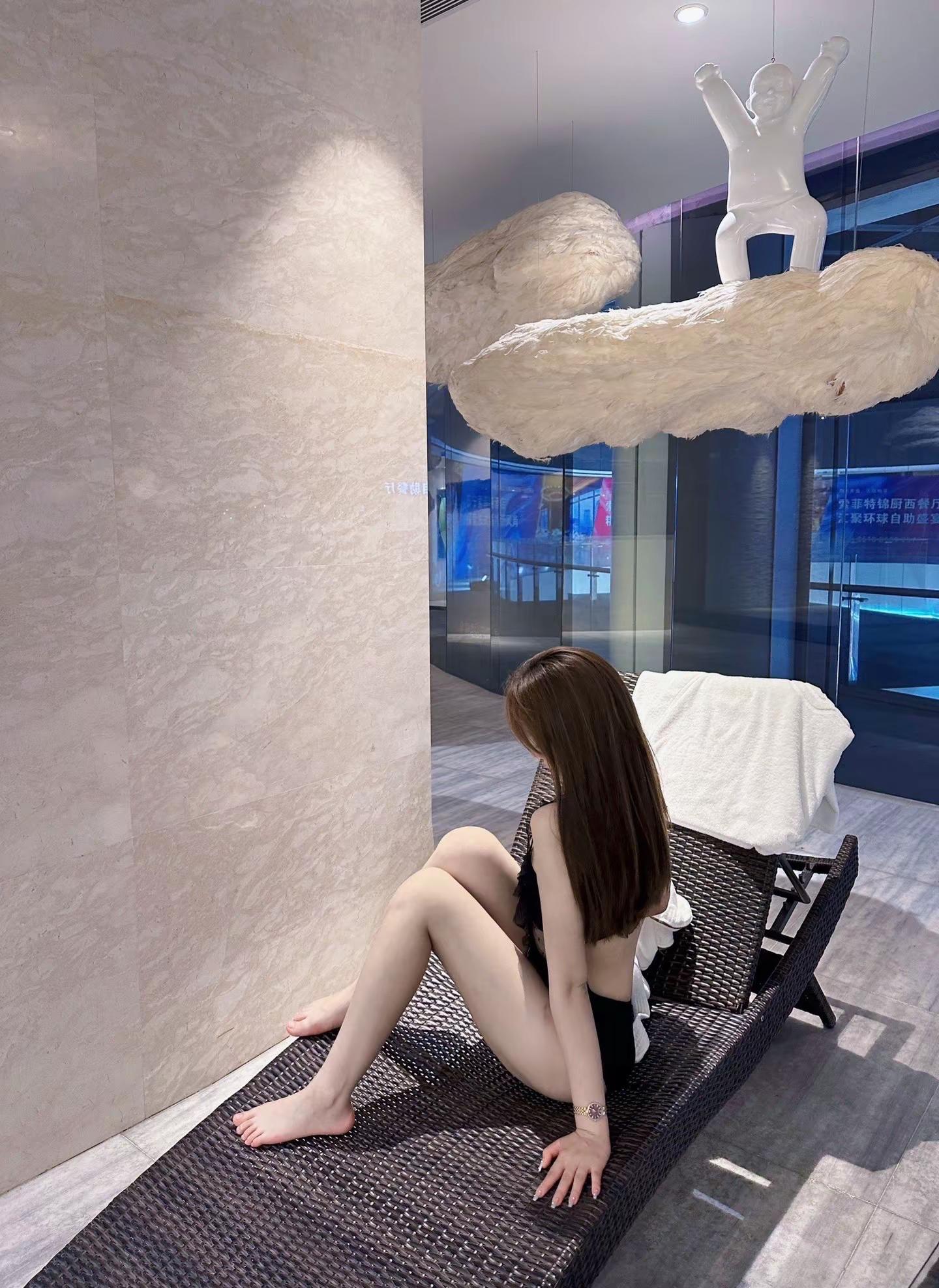 <p>美背杀 <!--{img:0}--><!--{img:1}-->...