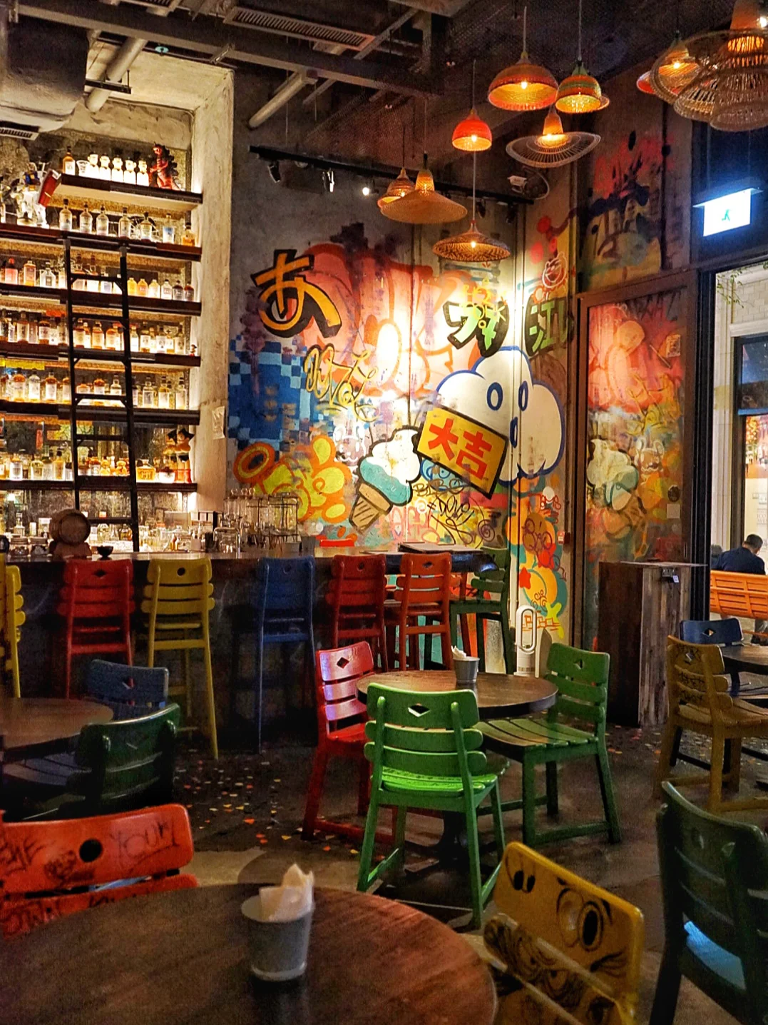 香港最爱系列｜贫民窟为灵感的艺术餐厅酒吧