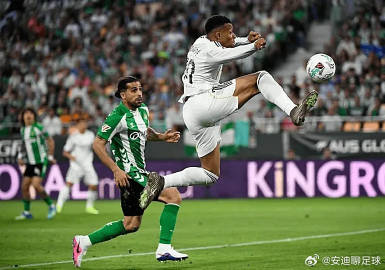 姆巴佩错失单刀+提前离场，引发皇马球迷不满。<br /><br />出...